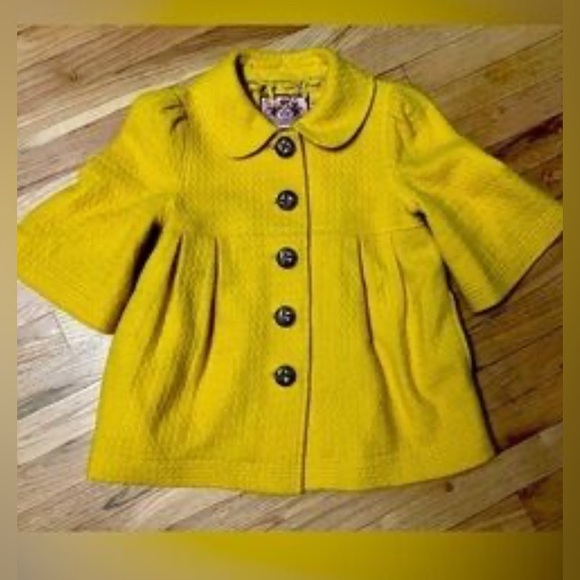 RARE!! Juicy Couture canary yellow 98% wool, detachable faux fur, button down M - Picture 15 of 17